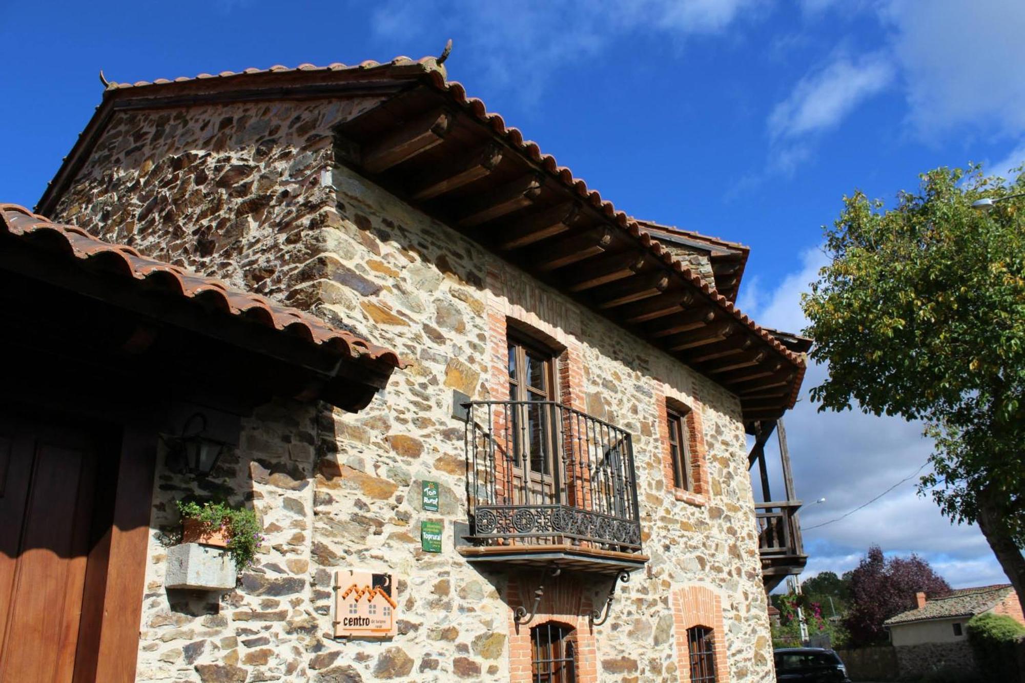 La Forqueta Y El Fontanal Country house *