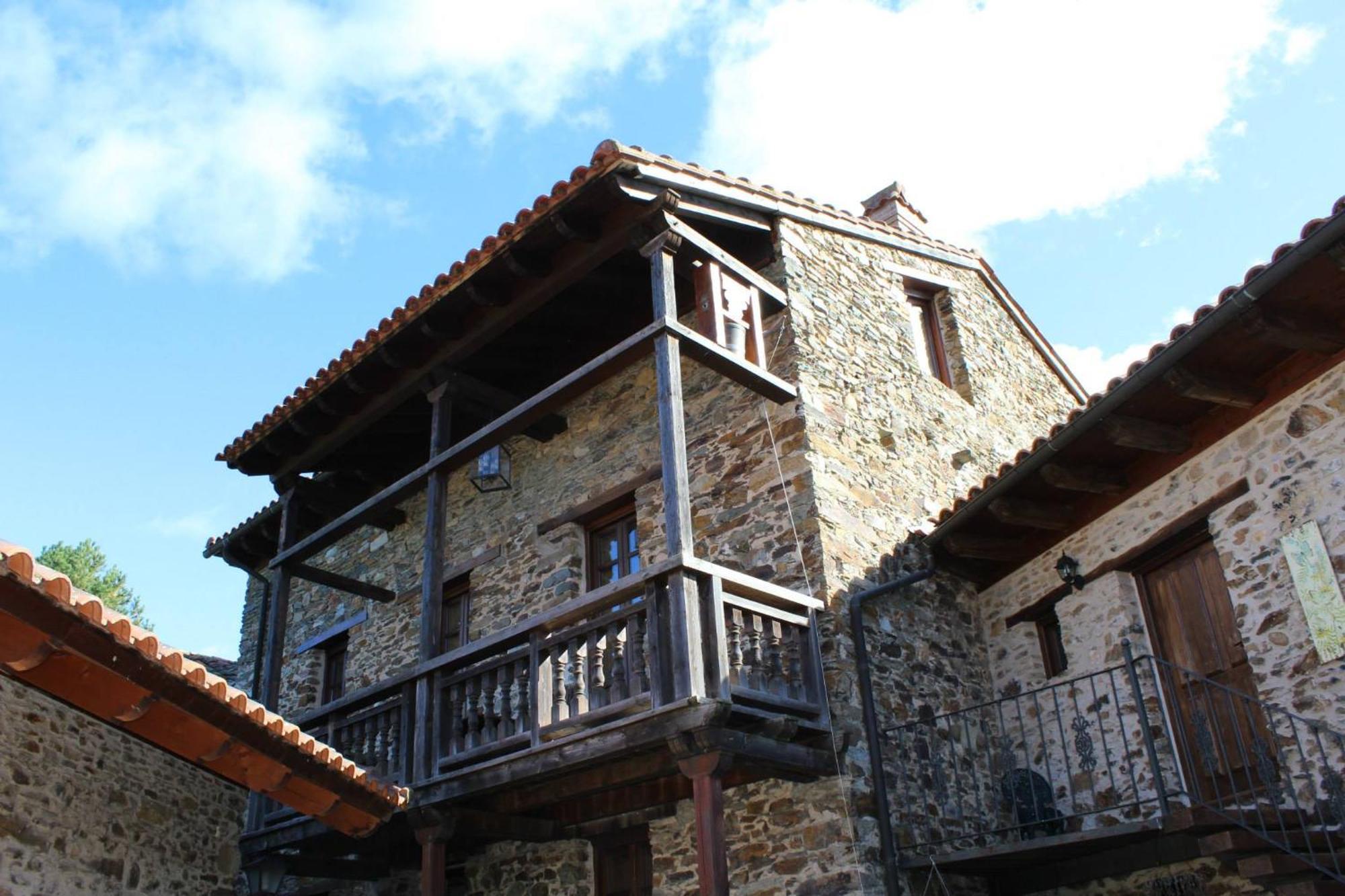 Country house La Forqueta Y El Fontanal Santa Maria de Ordas