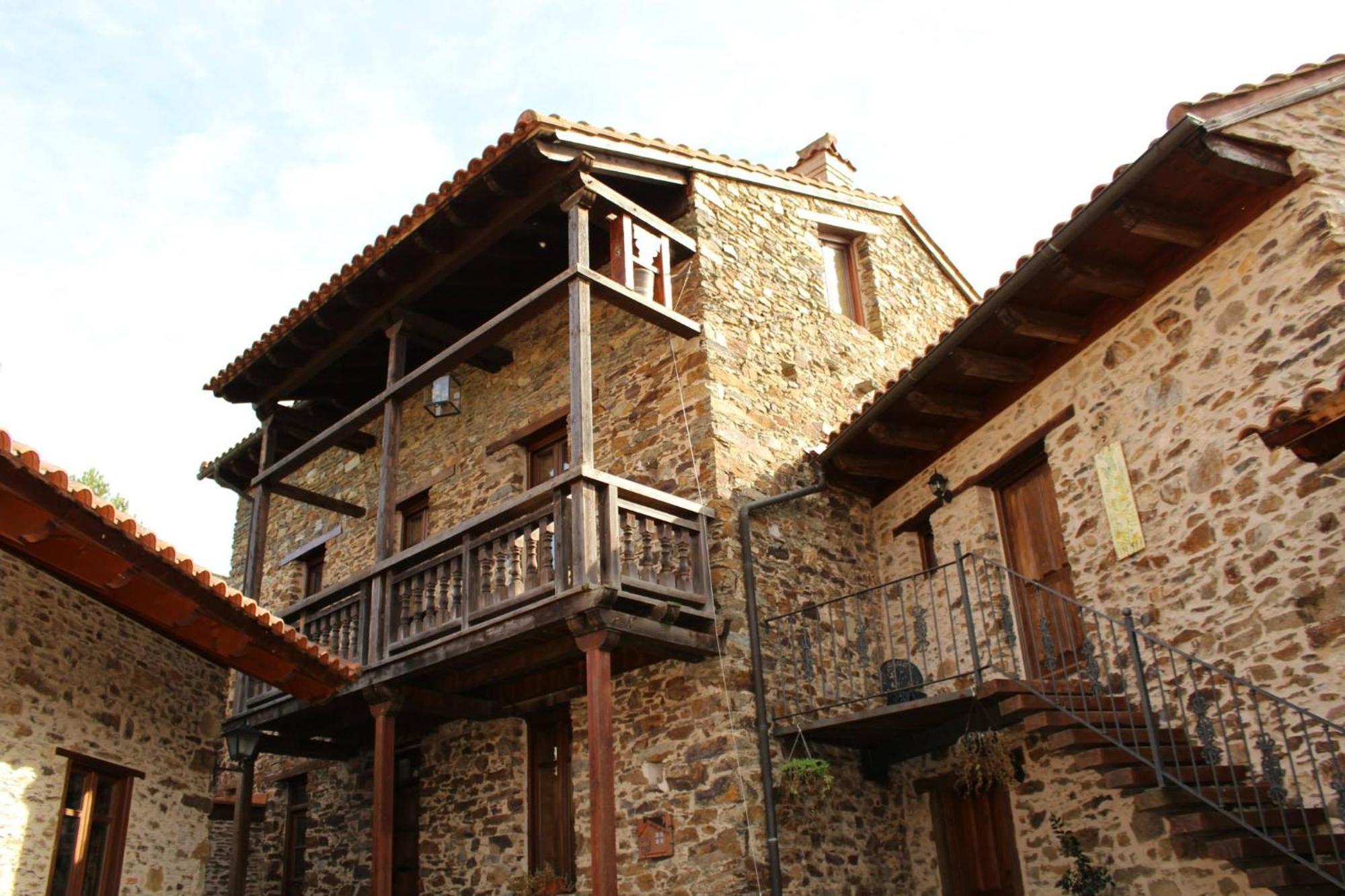 Country house La Forqueta Y El Fontanal Santa Maria de Ordas