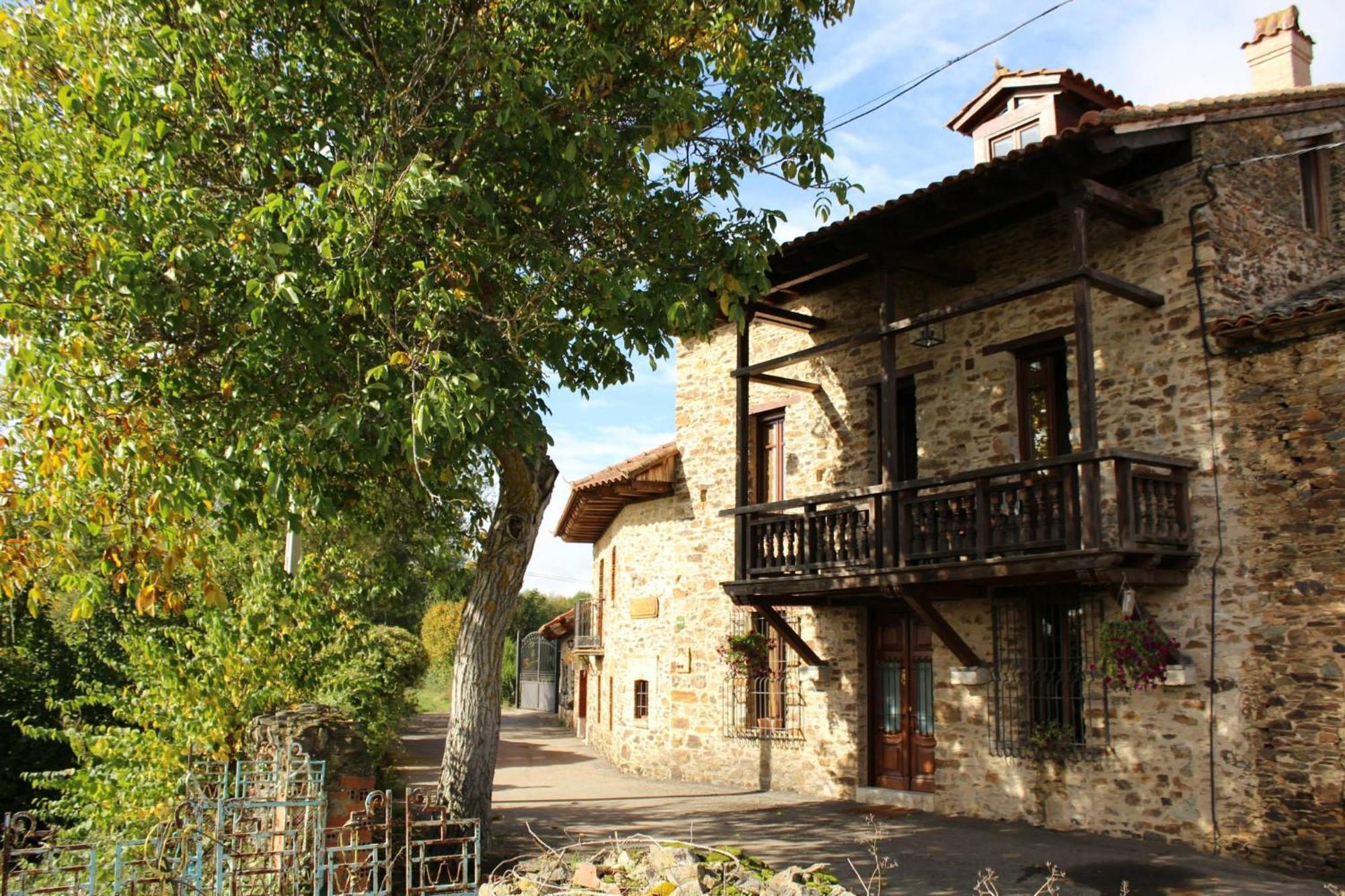 Country house La Forqueta Y El Fontanal Santa Maria de Ordas